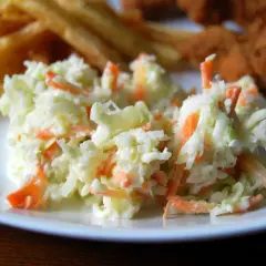 Jak przygotować surówkę colesław jak z KFC, która zachwyci smakiem