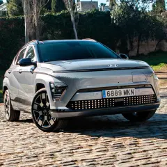 El Hyundai Kona eléctrico, listo para explorar. Su diseño moderno y su gran autonomía te llevarán lejos.