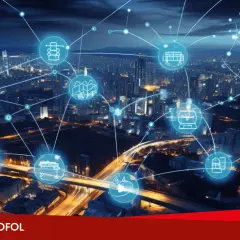 Sieć połączonych ikon symbolizuje smart grid, integrujący infrastrukturę miejską i przemysłową.