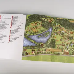 Mapa **Muzeum Polskiej Sztuki Ludowej** z licznymi zagrodami, wiatrakami i kapliczkami.