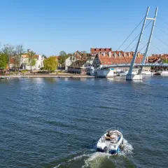 Mikołajki: Co zwiedzić? Odkryj serce Mazur i zaplanuj urlop!