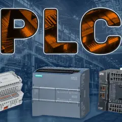 Trzy sterowniki PLC: WAGO, Siemens i Omron, na tle przemysłowej hali. Budowa sterownika PLC to klucz do automatyzacji.