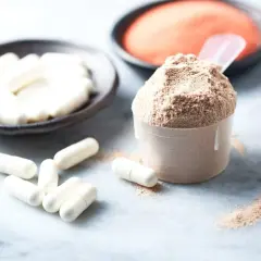 Integratori per lo sport: capsule e polvere. Scopri quando assumere la beta alanina per massimizzare i tuoi allenamenti.