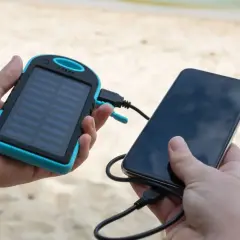 Jaki power bank solarny? Poznaj prawdę i wybierz idealny model