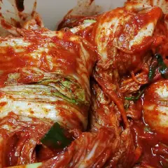 Kimchi w Warszawie: Gdzie kupić i jak wybrać najlepsze?