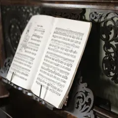 Jaki podkład muzyczny do zdjęć, by wzmocnić emocje i wspomnienia