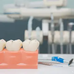 Ile kosztuje wizyta u dentysty prywatnie? Sprawdź ceny i oszczędź