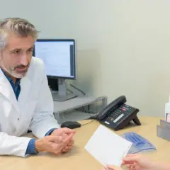 Gdzie przyjmuje urolog w Radomiu? Sprawdź najlepsze miejsca i lekarzy