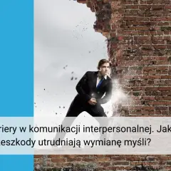 Mężczyzna w garniturze przebija się przez ceglaną ścianę, symbolizując pokonywanie barier komunikacyjnych i trudności w wymianie myśli.