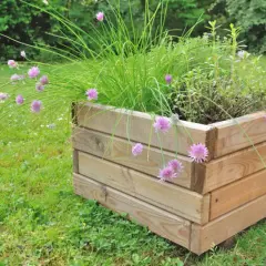 Jak zrobić kwietnik z drewna? Trwały DIY poradnik krok po kroku