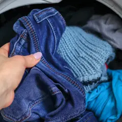 W jakiej temperaturze prać, aby nie zniszczyć ubrań i zaoszczędzić?