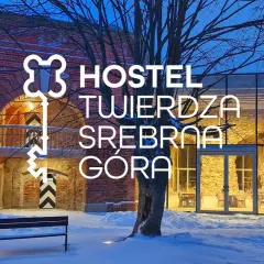Gdzie zjeść w Srebrnej Górze? Smaki, widoki i praktyczne porady.