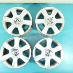 Cztery felgi aluminiowe do VW Golf 5. Rozstaw śrub 5x112.