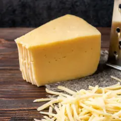 Ile kcal ma plaster sera? Poznaj zaskakujące różnice w kaloriach