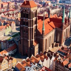 Gdzie można polecieć z Gdańska? Najlepsze kierunki na wakacje