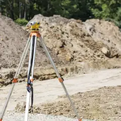 Ile bierze geodeta za wytyczenie działki? Sprawdź ceny i czynniki wpływające na koszty
