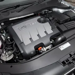 Silnik 2.0 TDI CR w Volkswagenie. Zastanawiasz się, ile wytrzyma? Ten silnik jest znany ze swojej trwałości przy odpowiedniej pielęgnacji.