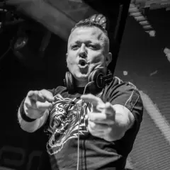 Ile bierze DJ Hazel za występ? Sprawdź ceny i warunki wynajmu