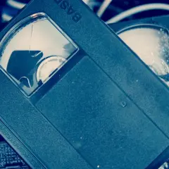 Stare kasety VHS, gdzie wyrzucić kasety magnetofonowe? To pytanie zadaje sobie wielu.