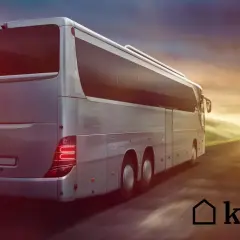 Wynajem autokaru za kilometr: Jak obliczyć i uniknąć ukrytych opłat?