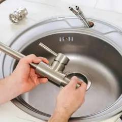Montaż kranu kuchennego: krok po kroku. Zrób to sam bez przecieków!