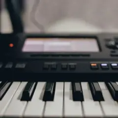 Ile oktaw ma pianino? Odkryj, co skrywa standardowy instrument