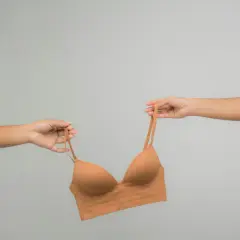 Zbyt duży biustonosz? Dopasuj go idealnie! Poradnik DIY i pro.