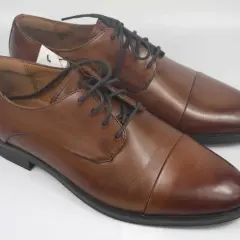 Eleganckie, brązowe półbuty męskie Lasocki. Idealne do formalnych stylizacji, sprawdź lasocki tabela rozmiarów męskie, by dobrać odpowiedni.