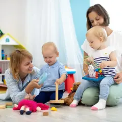 Ile dzieci przypada na jednego opiekuna w żłobku? Ważne przepisy i normy