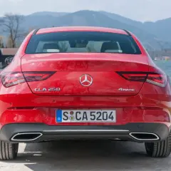 Mercedes CLA 250 4MATIC: Pełna analiza dla wymagającego nabywcy