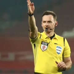 Zarobki sędziego piłkarskiego FIFA: Ile naprawdę można zarobić?