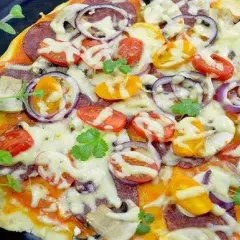 Jak zrobić ciasto na pizzę bez drożdży - szybki i pyszny przepis