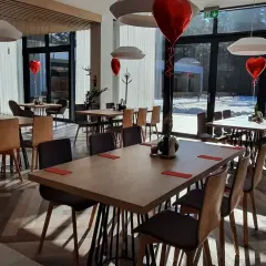 Gdzie zjeść w Suscu? Odkryj najlepsze restauracje i smaki