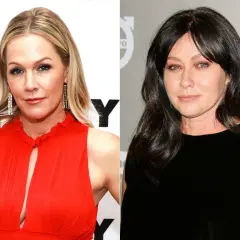 En bild i två delar: Jennie Garth i rött och Shannen Doherty i svart. De är båda kända skådespelerskor, kanske som bästa maka eller vänner.