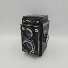 Stary aparat Start 66, idealny do wpisów na blog fotografia. Klasyczny dwuobiektywowy model.