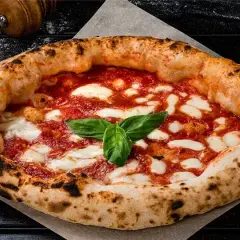 Ile drożdży do pizzy? Odpowiednie proporcje dla idealnego ciasta