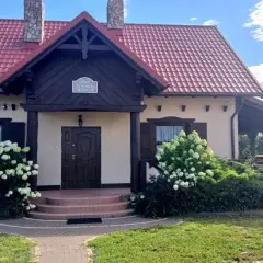 Dworek Czersk - idealne miejsce na rodzinny wypoczynek nad jeziorem