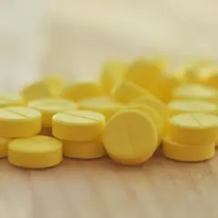 Kwas foliowy dla mężczyzn. Stos suplementacji dla zdrowia.