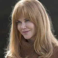 Nicole Kidman med blont hår och brun polotröja, en scen från Big Little Lies säsong 3.