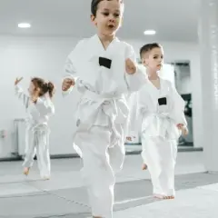 Judo czy karate dla dziecka? Który sport jest najlepszy dla Twojej pociechy?