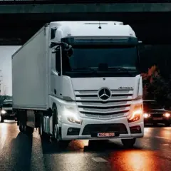 Najlepsza ciężarówka do 12 ton - porównanie modeli i ich zalety