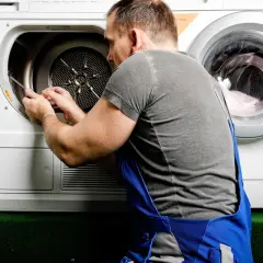 Jak wyczyścić skraplacz suszarki? Poradnik krok po kroku