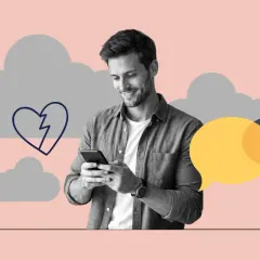 Uśmiechnięty mężczyzna patrzy na telefon, podczas gdy złamane serce i chmury symbolizują, że dziewczyna mnie zdradziła.