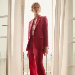 Strój matki chrzestnej na chrzciny: elegancja, zasady i modne inspiracje