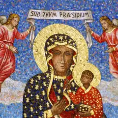 Mozaika Matki Boskiej z Dzieciątkiem i aniołami, symbolizująca święte miejsca w Polsce.