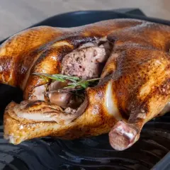 Jakie przyprawy do gęsi, aby wydobyć pełnię smaku i aromatu?