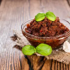 Jak zrobić pesto z suszonych pomidorów - prosta i smaczna receptura