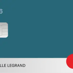 Carte N26 avec puce et nom "CAMILLE LEGRAND", logo Mastercard.
