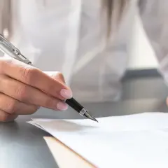 Czy kupno mieszkania od dewelopera trzeba zgłosić do urzędu skarbowego? Uniknij problemów!