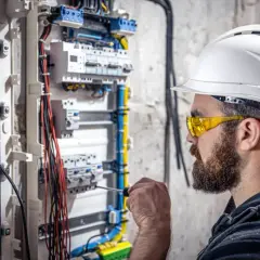 Ile zarabia elektryk w Belgii? Zaskakujące fakty o wynagrodzeniach